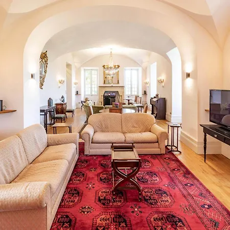 Enchanting Dordogne Château With Pool Urval